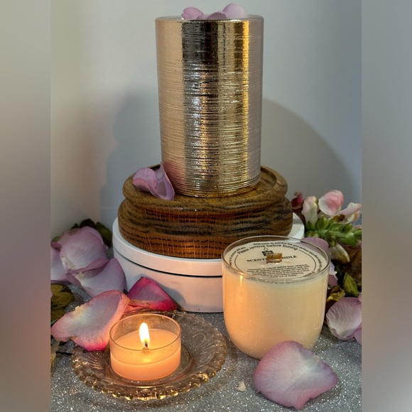 ROSE GOLD PETALS SCENT UNLEASHED LLC, LUXURY HAND POURED SCENTED CANDLES - Picture 4 of 4